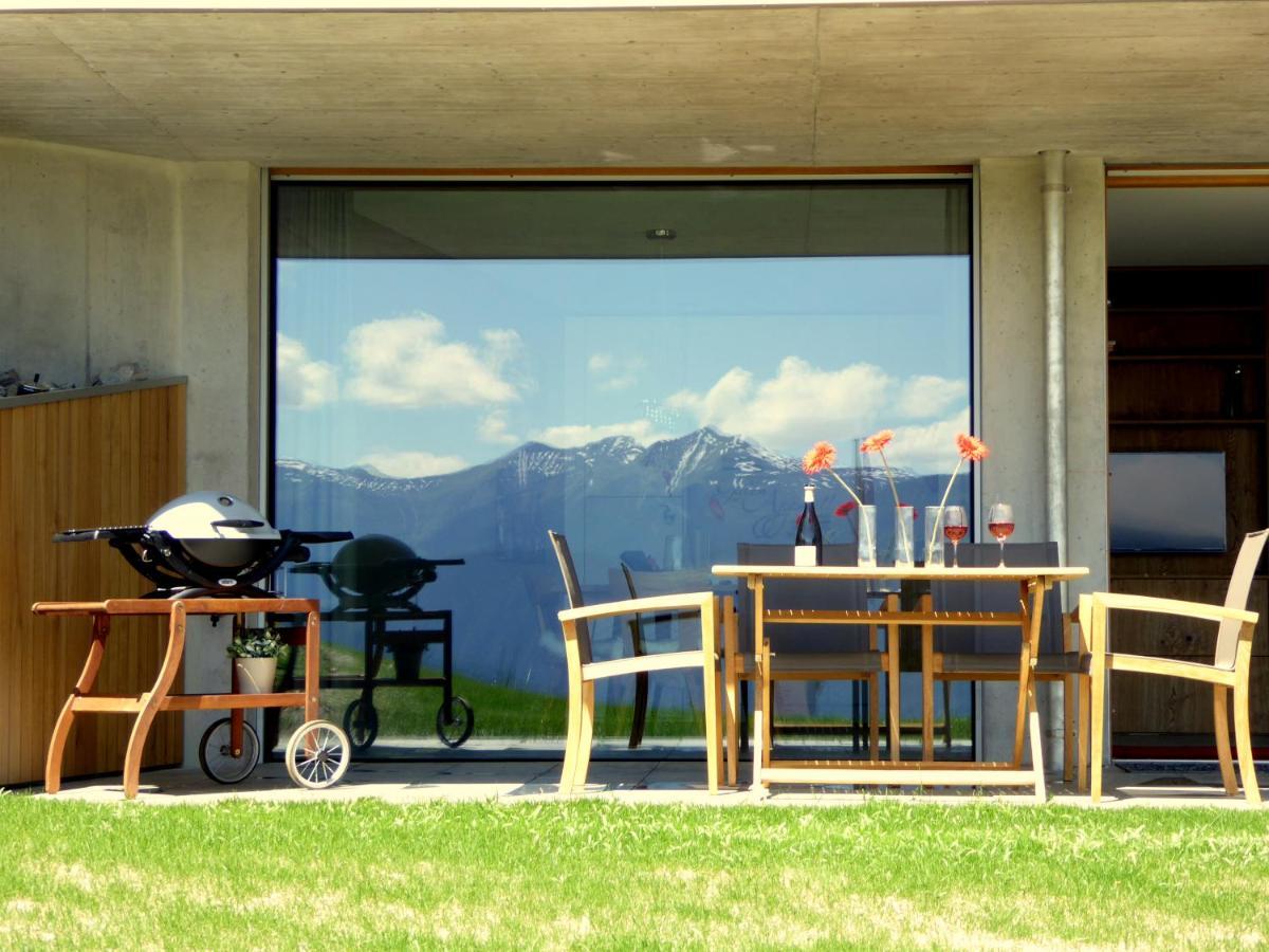 Casa Admisa, Spektakulaere Aussicht, Ski In And Out, Hochwertige Einrichtung, Valserstein Und Eiche Flims Exterior foto
